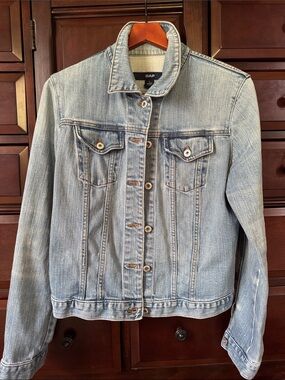 Vintage GAP Women’s Light Blue Trucker Denim Jacket Medium